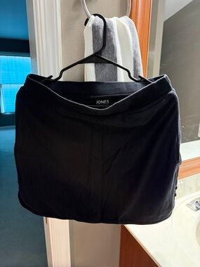 Jones New York Black Skort